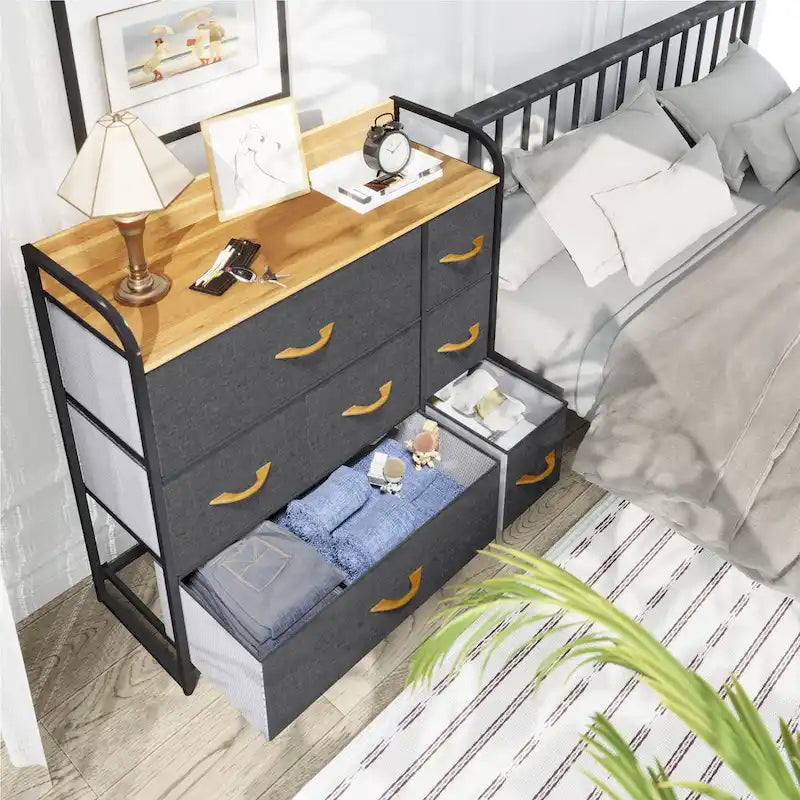 Commode met 7 stoffen laden, houten blad en metalen frame