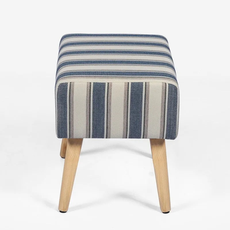 Voetenbankje met houten poten