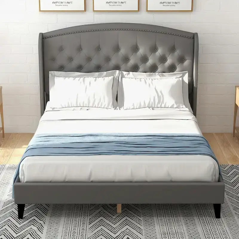 Gestoffeerd bedframe met hoofdbord met vleugels, tweepersoonsformaat