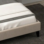 Gestoffeerd bedframe met hoofdbord met vleugels, tweepersoonsformaat