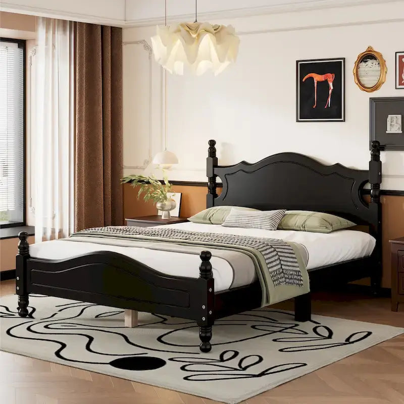 Houten bedframe in retrostijl met hoofdeinde