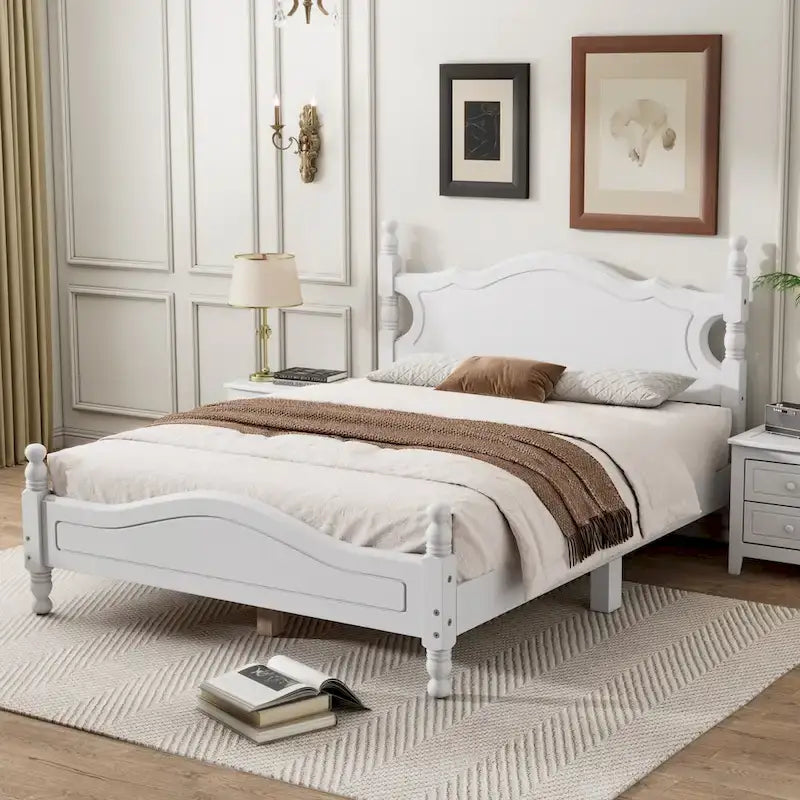 Houten bedframe in retrostijl met hoofdeinde