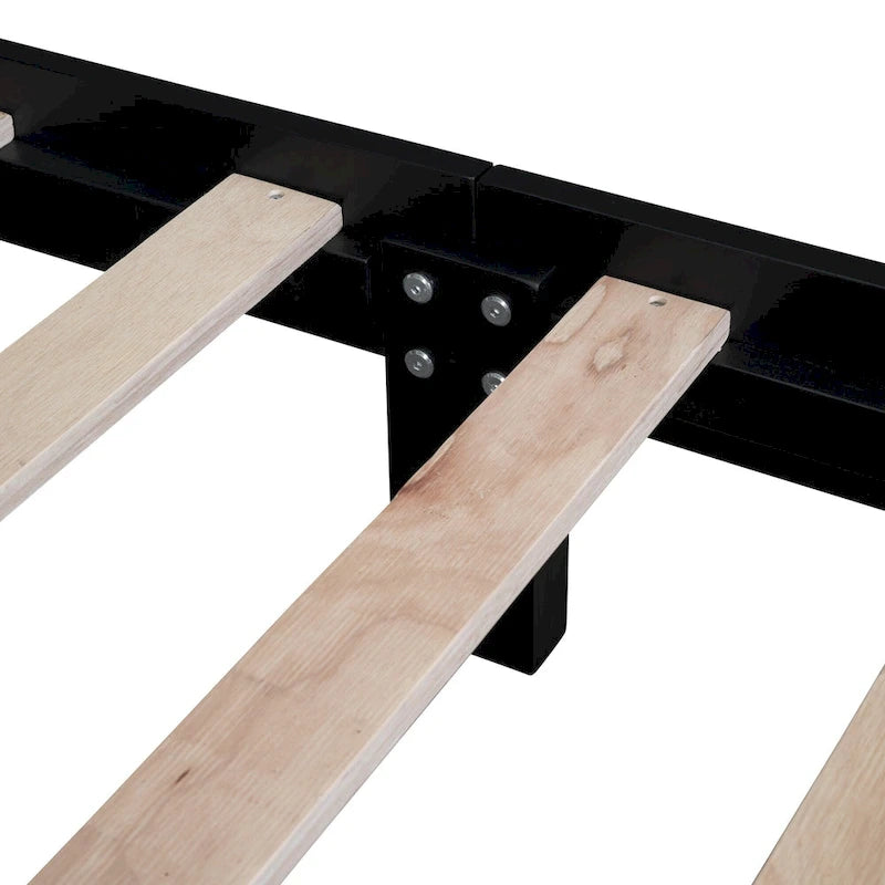 Houten bedframe in retrostijl met hoofdeinde