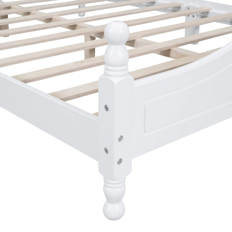 Houten bedframe in retrostijl met hoofdeinde